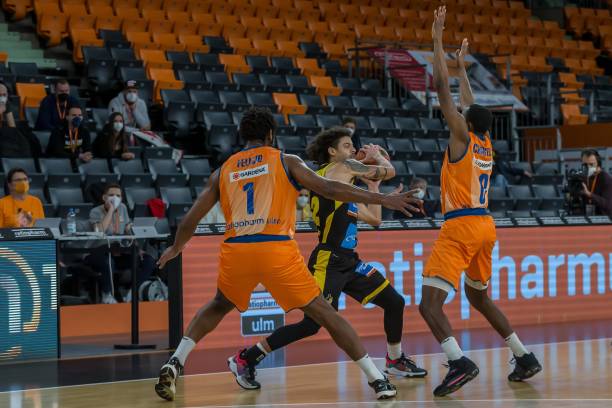 5亿英镑 5亿英镑